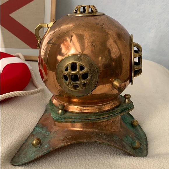 Nautical Flag/Vintage Diver Helmet Decor Set - Picture 9 of 11